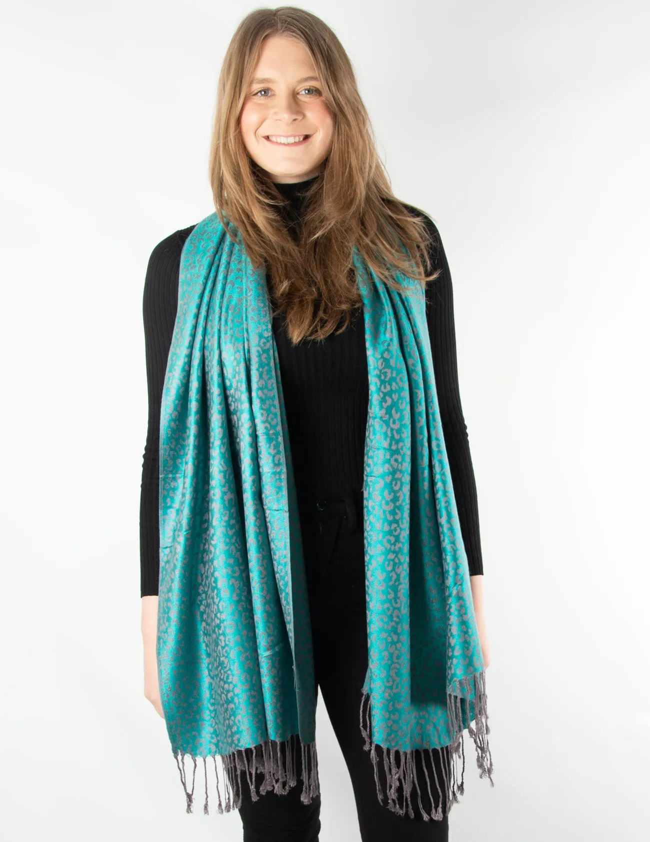 Leopard Print Pattern Pashmina Green And Metallic Grey