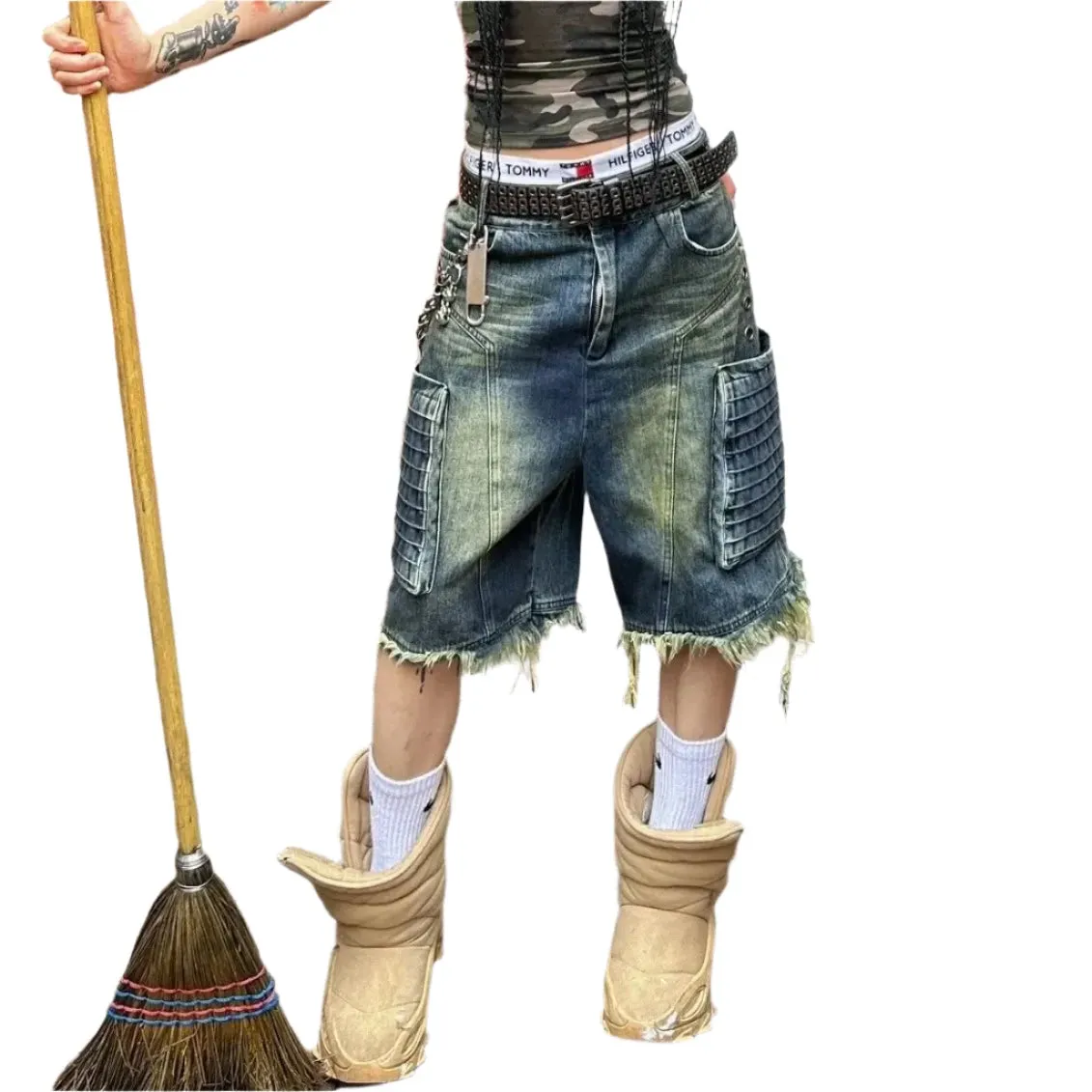 TEEK - Oversized Big Pocketed Cropped Jean Shorts