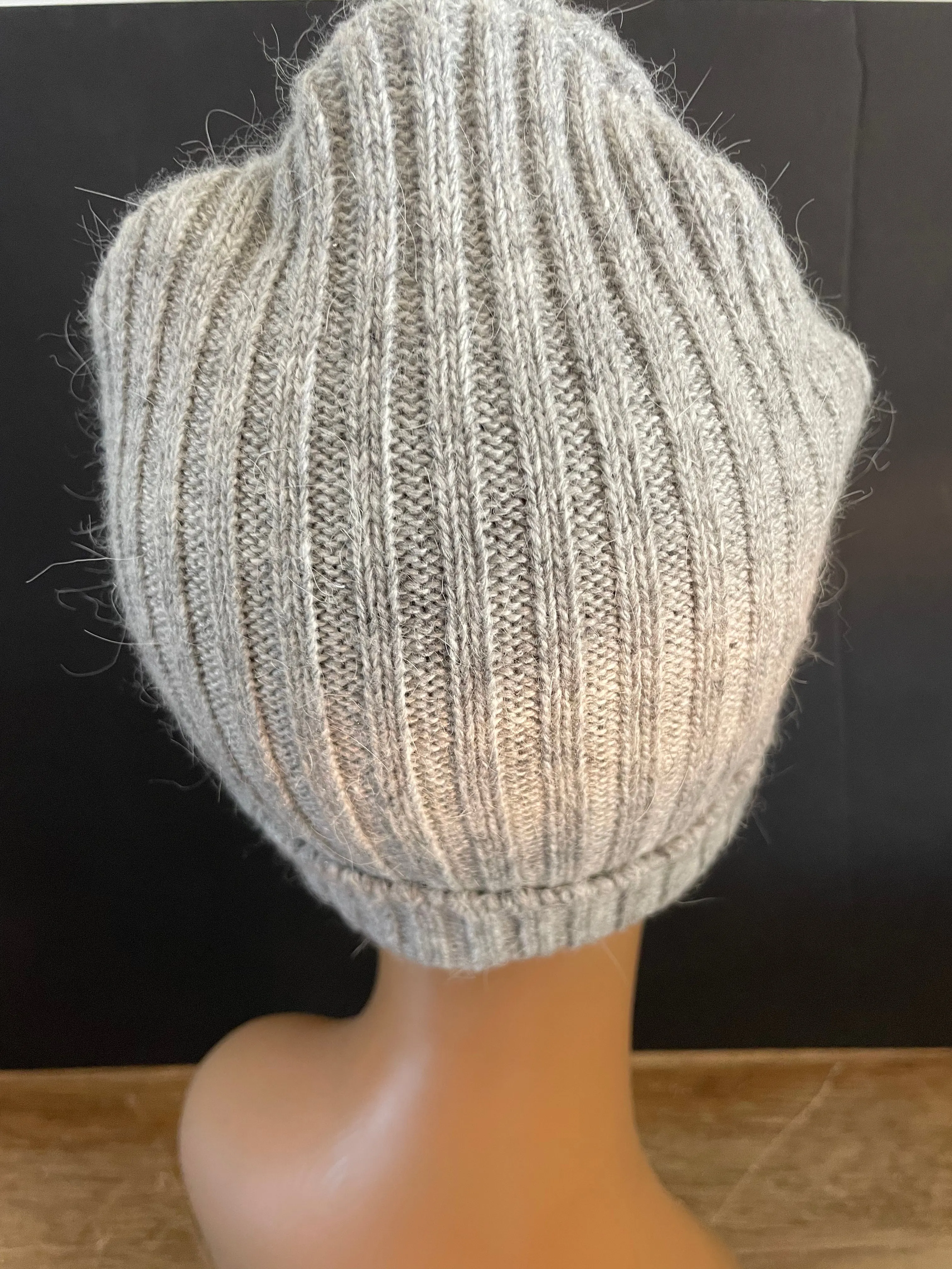 Womens/Juniors Lightweight Heather Gray Winter Beanie Stocking Hat Cap by H&M DIVIDED One Size